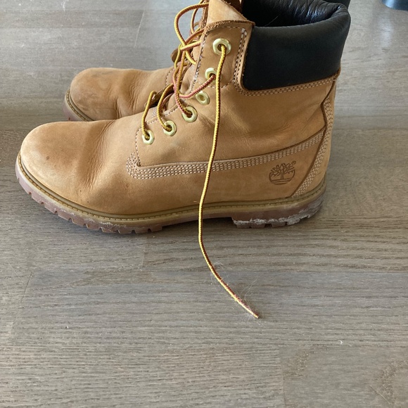 Timberland's Premium 6-Inch Waterproof Winter Boots Women's Size 10 - Picture 2 of 2